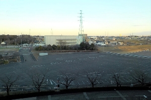 東駐車場