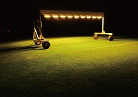 芝の育成を促進するライト